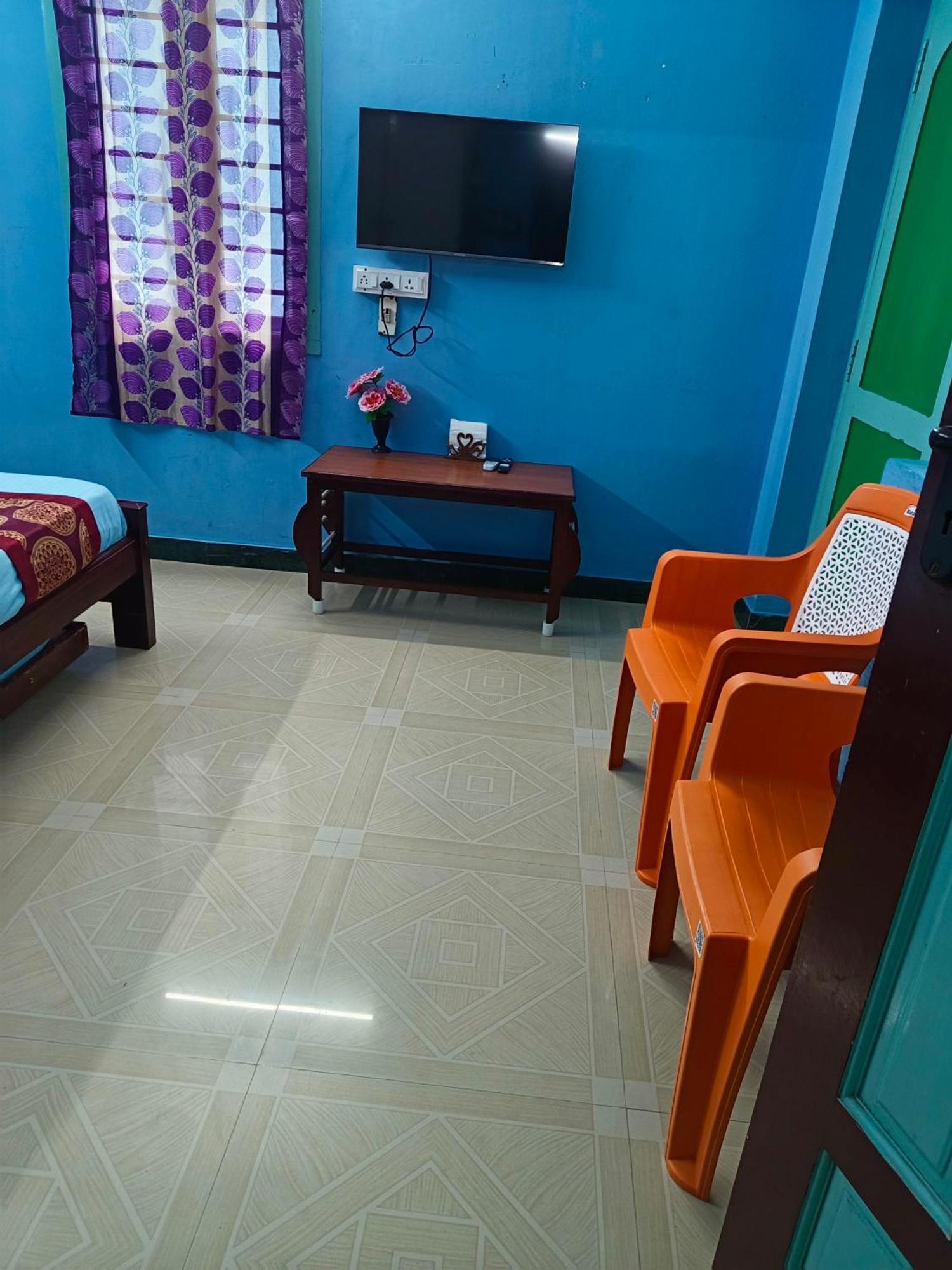 Blue Waves Homestay Pondicherry Exterior photo