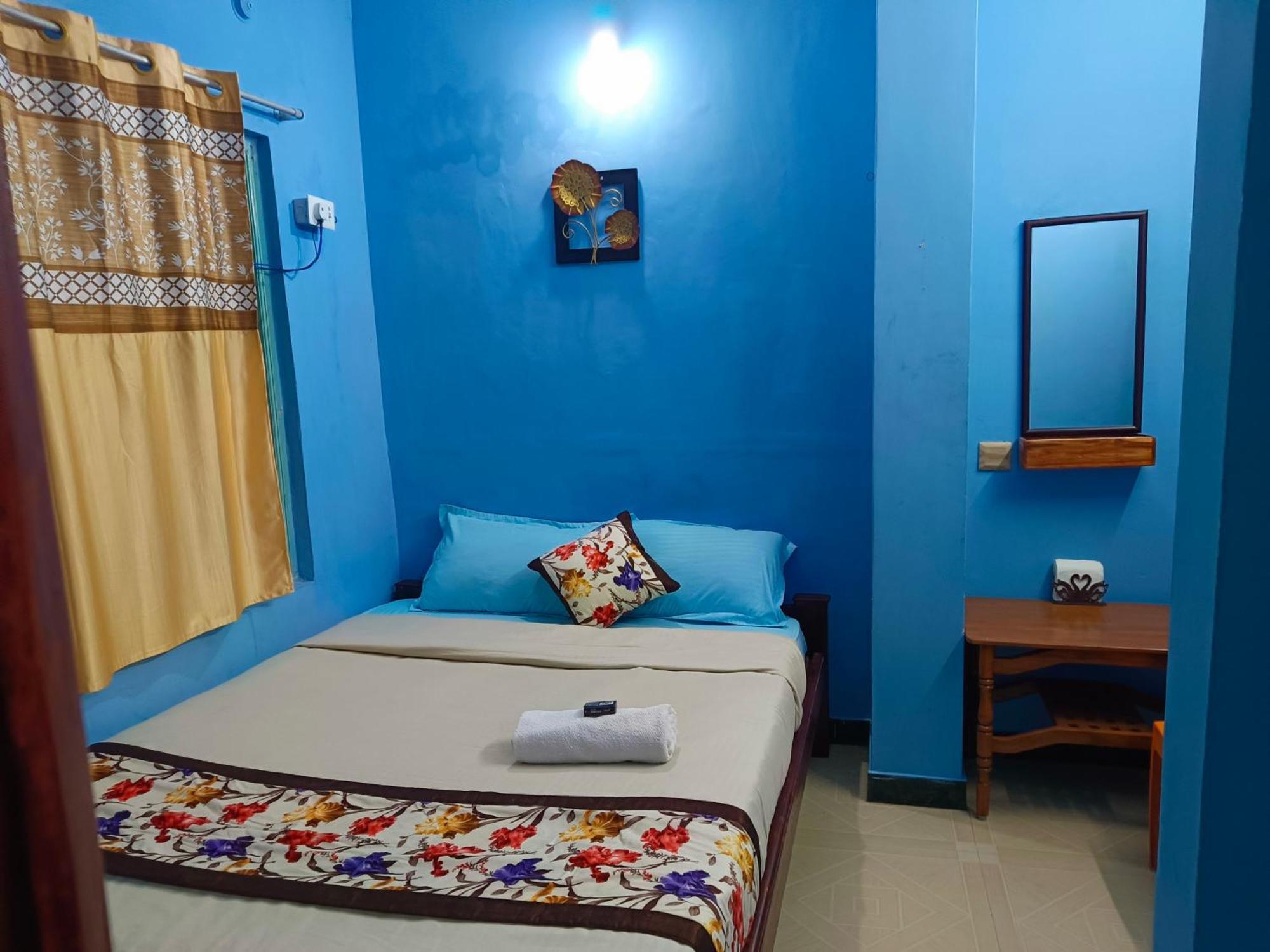 Blue Waves Homestay Pondicherry Exterior photo