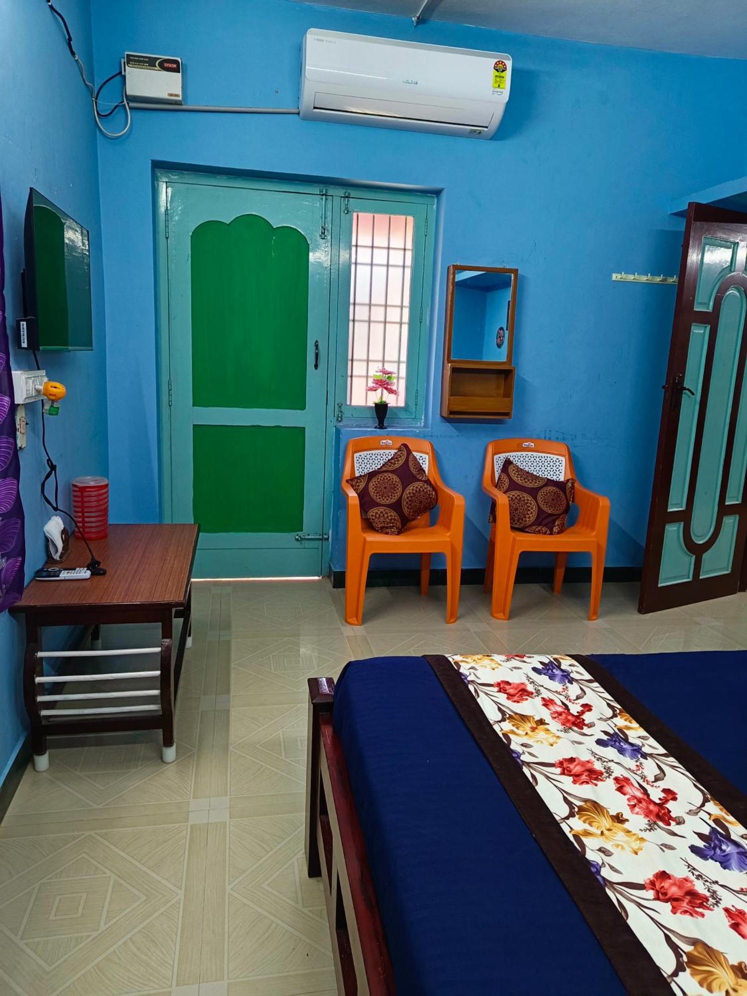 Blue Waves Homestay Pondicherry Exterior photo