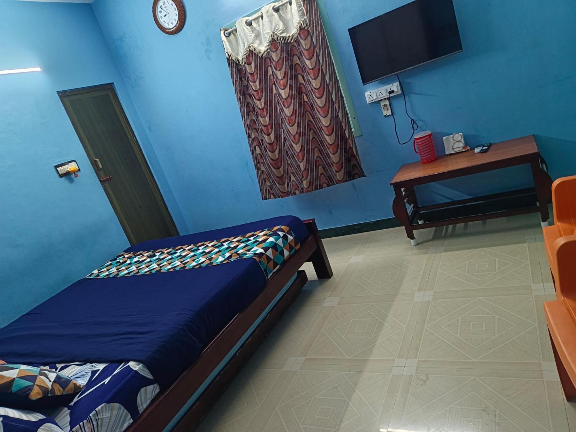 Blue Waves Homestay Pondicherry Exterior photo